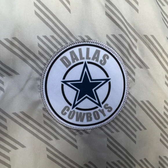 🏈Women’s WEAR by Erin Andrew’s Navy White Dallas Cowboys Reversible Cropped Full - Picture 7 of 8